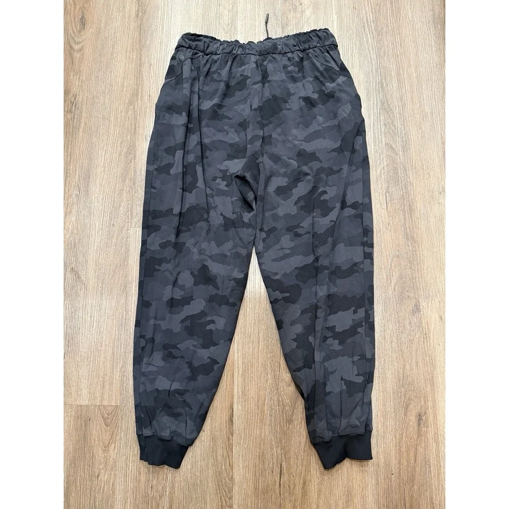 Lululemon Stretch High‎ Rise Jogger Pant Women's 10 Black Camo 26